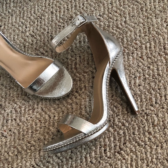 silver heels size 7